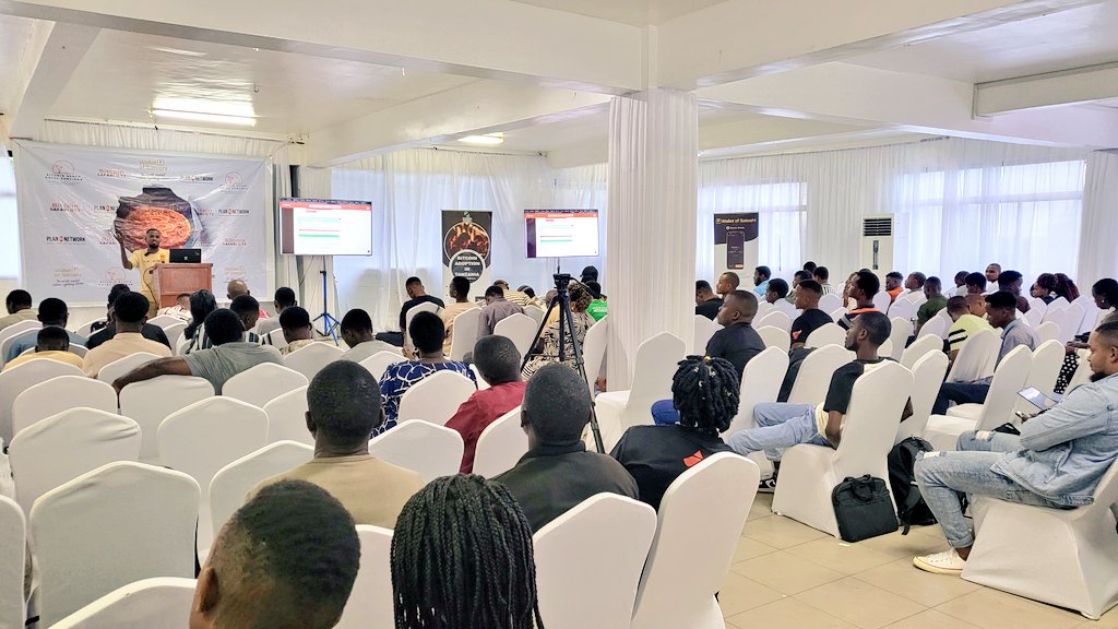 Graysatoshi's tweet photo. Full house 🔥🔥
Bitcoin Pizza 🍕 Day Hangout in Tanzania ,Dsm , 200+ attendees
#BitcoinsafariTz
#planbnetwork
#Walletofsatoshi
#Bitcoinpizza2025 https://t.co/ifrirndB5F