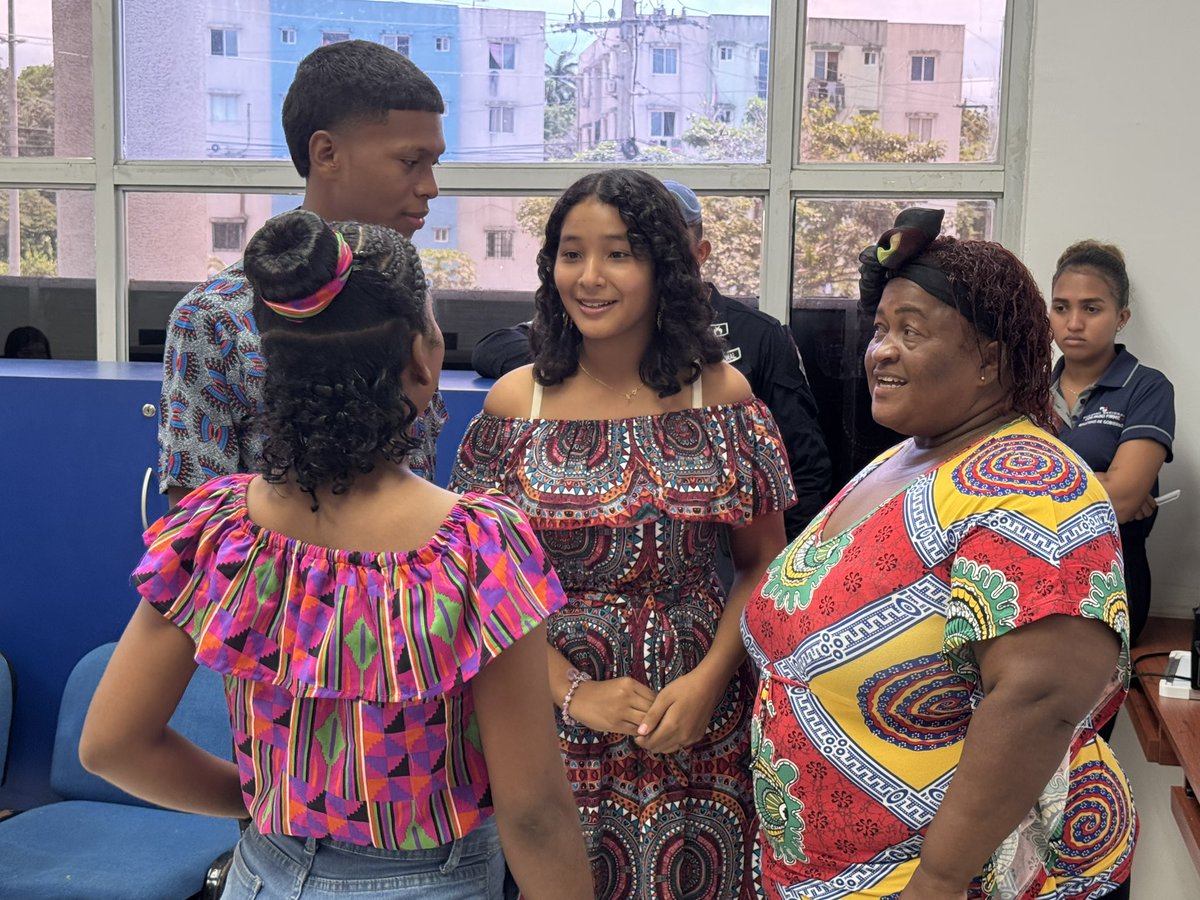 Compartimos una jornada con los niños y niñas  de la UPC de Curundú. Realizamos un sociodrama, donde representaron situaciones reales para diferenciar entre actos positivos y negativos dentro de las amistades. Fue una experiencia enriquecedora que despertó conciencia y empatía.