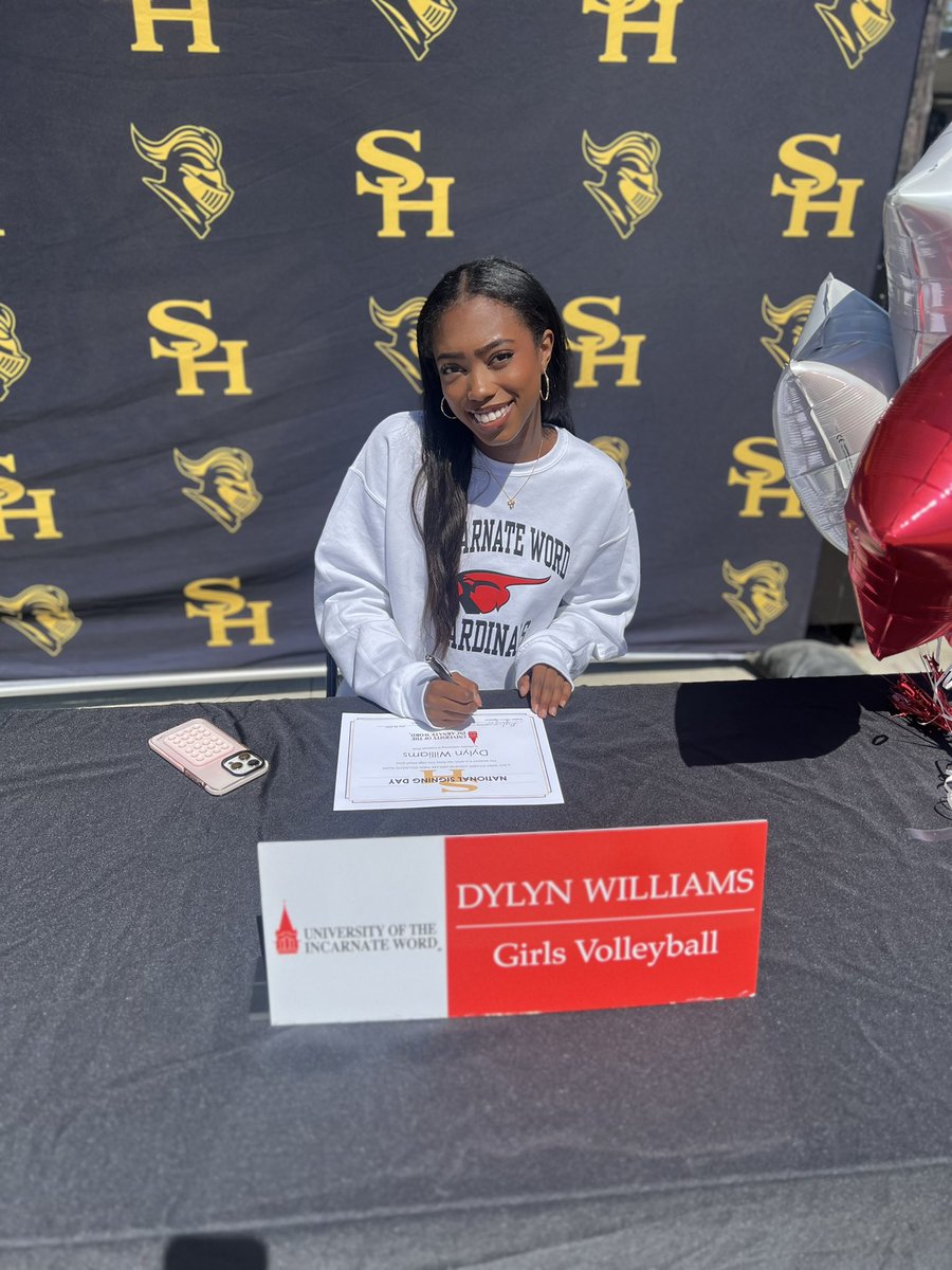 Celebrating Dylyn Williams Signing to incarnate Word University for Girls Volleyball! Congratulations Dylyn! Dylyn was a 4 year varsity Volleyballer for the Lancers and instrumental in our back to back league titles!
