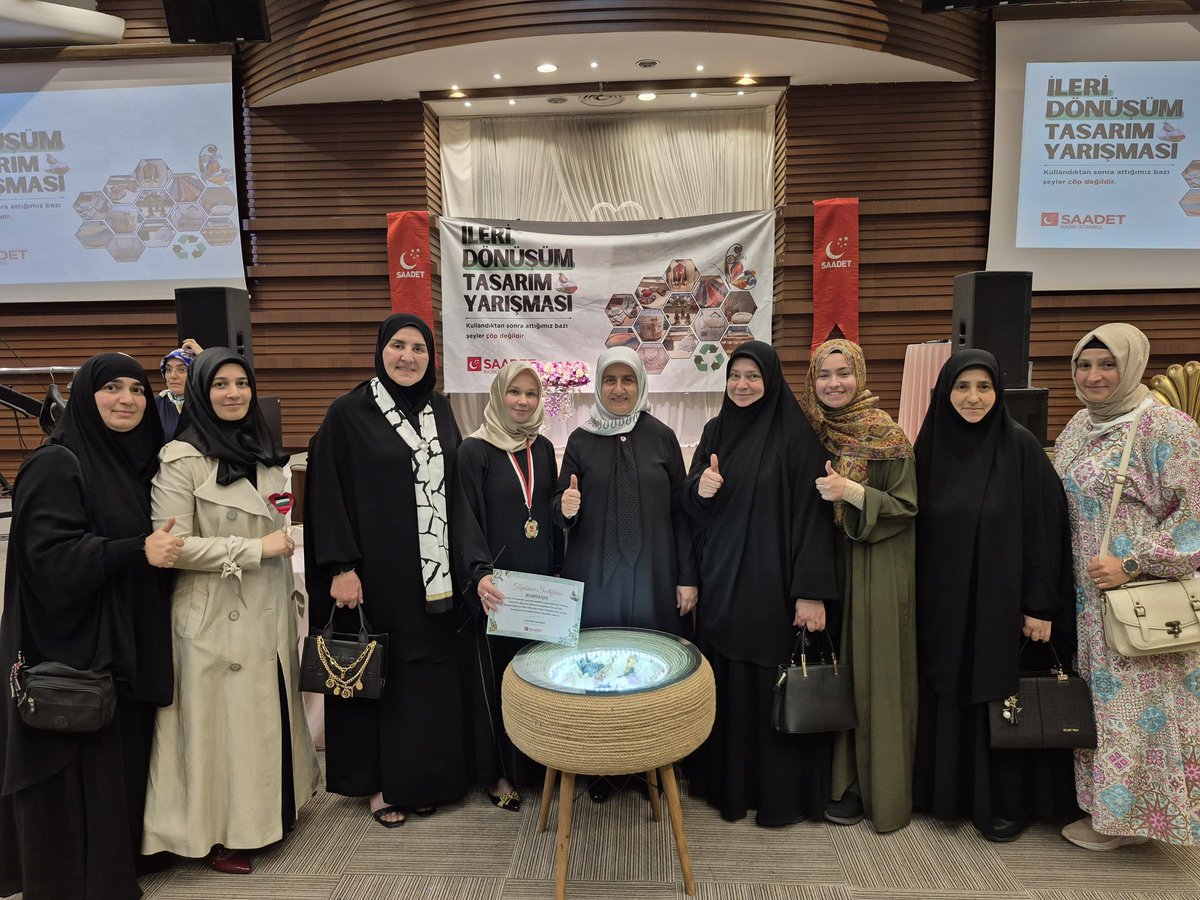 zsuleridvanoglu's tweet photo. İleri Dönüşüm Tasarım Yarışması kapsamında düzenlediğimiz ödül programına gösterilen yoğun ilgi ve değerli katılımları için İl ve ilçe teşkilat mensublarımıza içten teşekkürlerimi sunuyorum.
 
#sürdürülebilir #ileridönüşüm https://t.co/eAWwXoEUSj