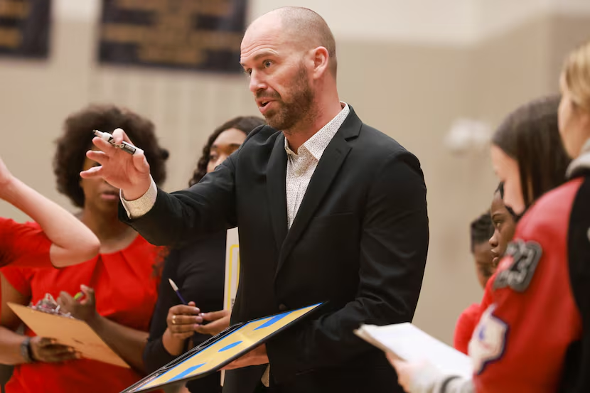 SportsDayHS (@sportsdayhs) on Twitter photo Three-time state champion basketball coach Ross Reedy leaves Frisco Liberty for Rockwall 🏀
Reedy led Frisco Liberty to six state championship games and won titles in 2020, 2023 and 2024.
More from <a href="/DMNGregRiddle/">Greg Riddle</a> ⬇️ #txhsgbb
🔗: dallasnews.com/high-school-sp… Three-time state champion basketball coach Ross Reedy leaves Frisco Liberty for Rockwall 🏀
Reedy led Frisco Liberty to six state championship games and won titles in 2020, 2023 and 2024.
More from <a href="/DMNGregRiddle/">Greg Riddle</a> ⬇️ #txhsgbb
🔗: dallasnews.com/high-school-sp…