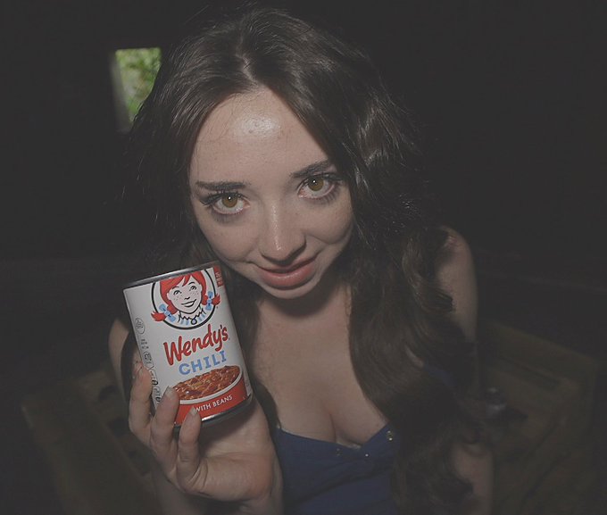 Watch Molly Moon 🌙's leaked NSFW photo on TwXstars