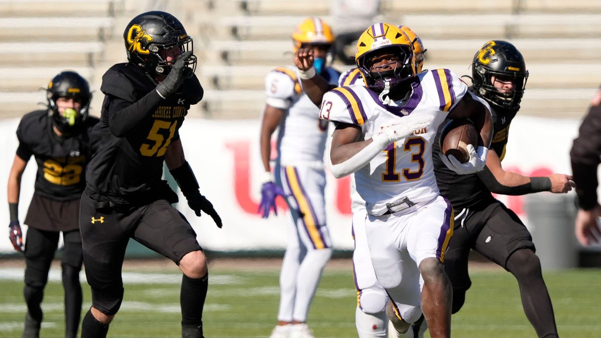 Nation's No. 2 RB Ezavier Crowell is ready to commit ugawire.usatoday.com/story/sports/c…