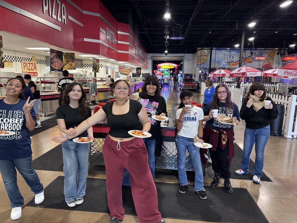 swisd_sco's tweet photo. The Scobee Yearbook staff celebrated a job well done at Incredible Pizza π
#ItsATigerThing #RootEdScobeeMS #swisdexperience https://t.co/1zoNVg9ojq
