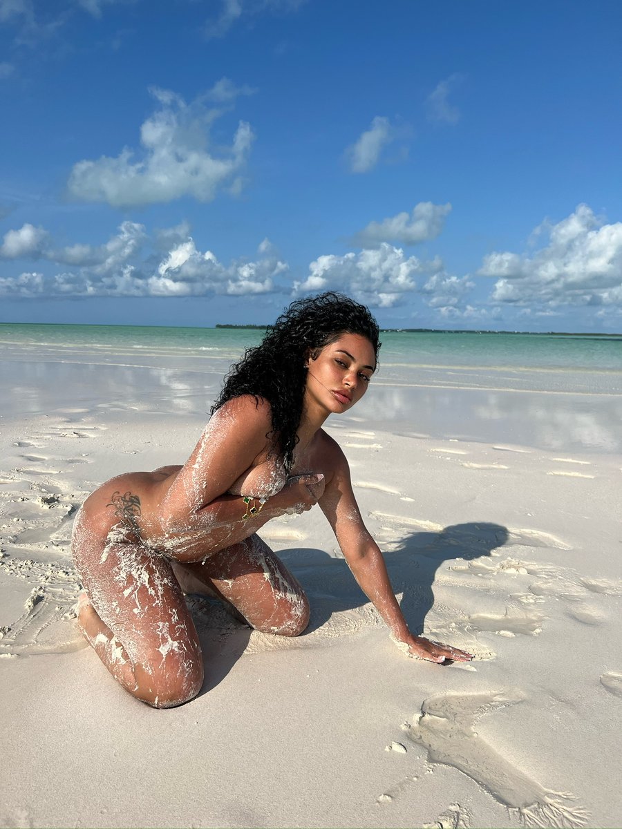 build sandcastles with me? 🥺