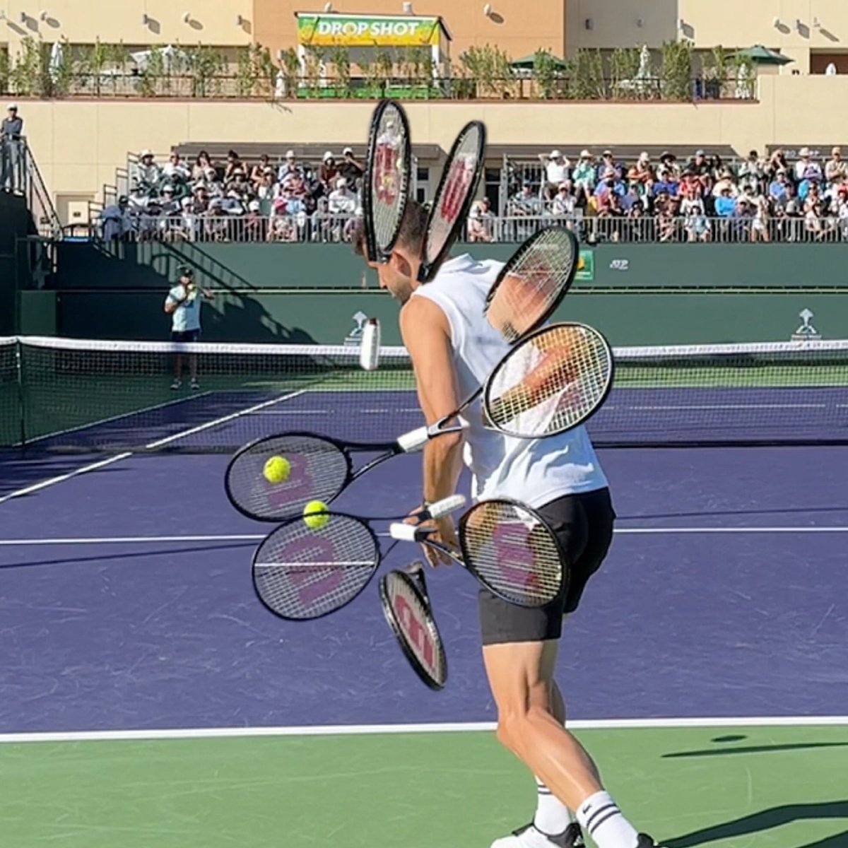 TopspinPro's tweet photo. This high to low backswing helps @grigordimitrov accelerate into his heavy topspin one hander! 👀
-
-
#topspinpro #dimitrov #grigordimitrov #onehander #backhand #tennis #tennistips #tennislesson https://t.co/MfNlQVltSE