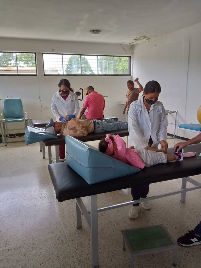 CALIDAD EN LOS SERVICIOS DE COLABORACIÓN CUBANA
#CubaPorLaVida
#CubaCoopera
#TumbaElBloqueo
#NoAlTerrorismo
<a href="/cubacooperaven/">Brigada Médica Cubana en Venezuela</a>
<a href="/medica_lara/">Misión Médica Cubana en Venezuela Estado Lara</a>
<a href="/danielppalmero/">Daniel Perez</a>