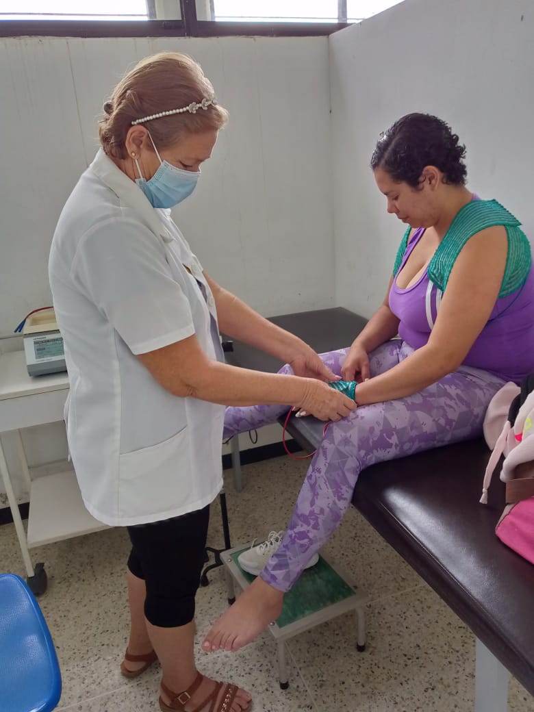 CALIDAD EN LOS SERVICIOS DE COLABORACIÓN CUBANA
#CubaPorLaVida
#CubaCoopera
#TumbaElBloqueo
#NoAlTerrorismo
<a href="/cubacooperaven/">Brigada Médica Cubana en Venezuela</a>
<a href="/medica_lara/">Misión Médica Cubana en Venezuela Estado Lara</a>
<a href="/danielppalmero/">Daniel Perez</a>