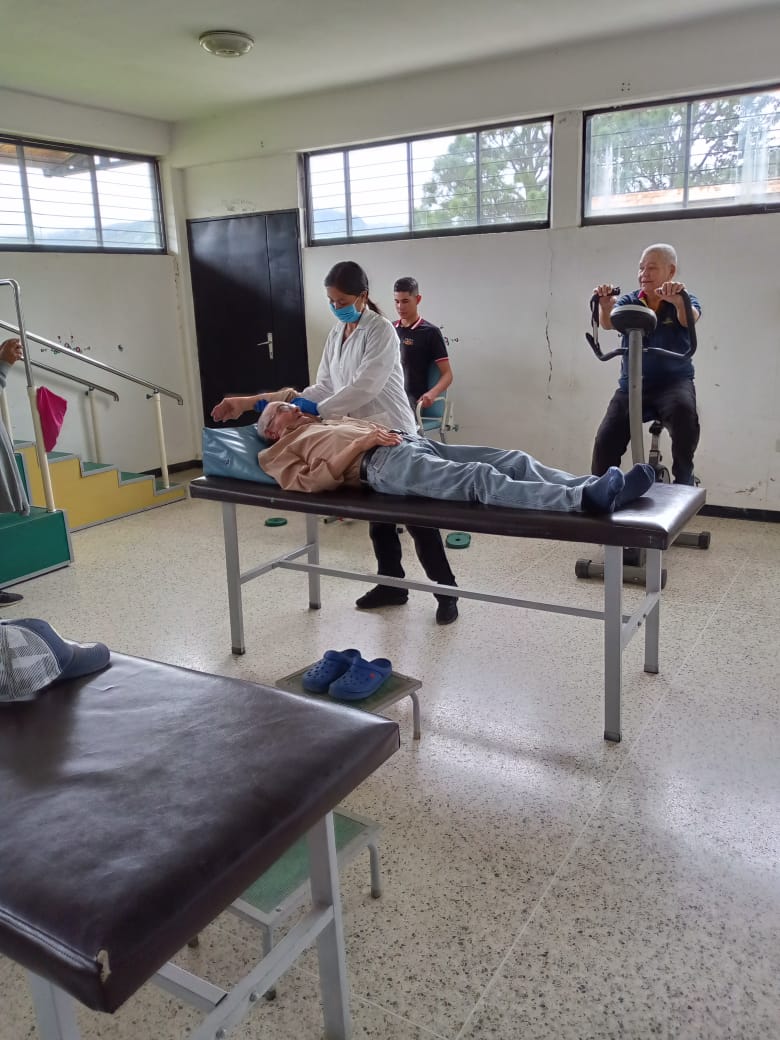 CALIDAD EN LOS SERVICIOS DE COLABORACIÓN CUBANA
#CubaPorLaVida
#CubaCoopera
#TumbaElBloqueo
#NoAlTerrorismo
<a href="/cubacooperaven/">Brigada Médica Cubana en Venezuela</a>
<a href="/medica_lara/">Misión Médica Cubana en Venezuela Estado Lara</a>
<a href="/danielppalmero/">Daniel Perez</a>
