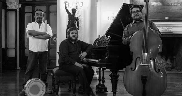 Jazz y patrimonio se unen este 25 de mayo en Valparaíso con Triángulo de las Bermudas dlvr.it/TKx1BN