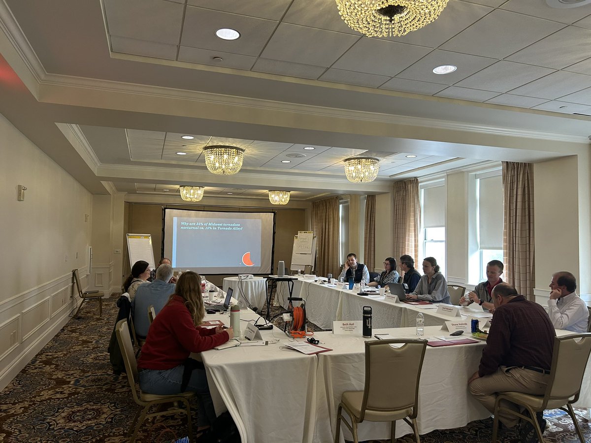 MidwestClimate's tweet photo. It was a great few days at the MRCC- SCO workshop— it’s always great to meet with our Midwest state climate office partners! 

We:
-Fostered continued collabs 🤝
-Learned about new climate data products 💻
-Discussed optimizing climate data services across the Midwest 🌎🌽 https://t.co/X4DMSpSQoR