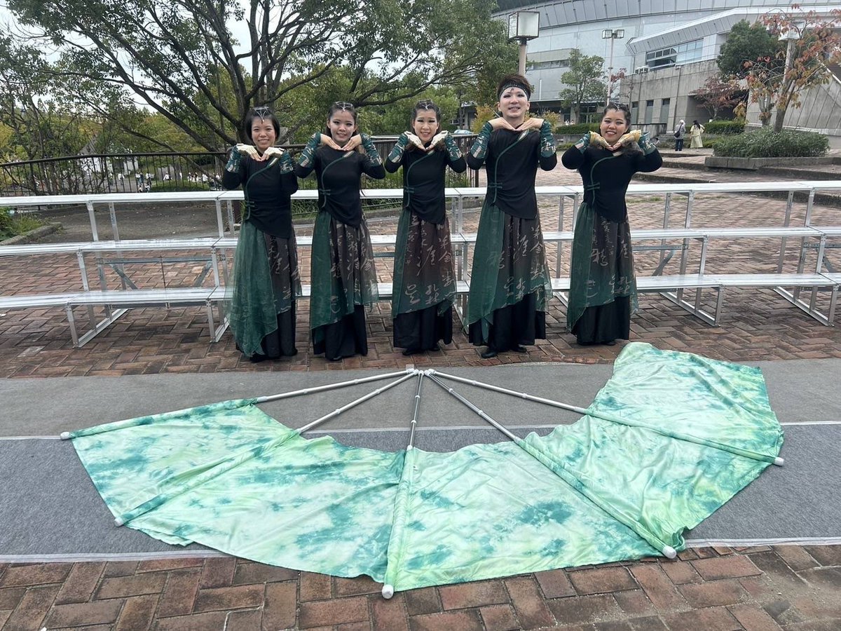 1968MRIPOM's tweet photo. 《再度事前予告・出演団体発表》
６月１日(日曜日)より
2026・KOBE
ドリームマーチングフェスタ
第２部
ドリームマーチングフェスタに
出演の決まってます各団体様の
公式発表を開始いたします。
トップバッターは
大阪市を拠点に
活動されてます
社会人カラーガードチーム
MooNDusT Colorguard 様
(ムーンダストカラーガード様)です。
わたくしも毎年、MB協会
関西大会で〈生〉で
魅力的な演技を拝見させて
頂いてます。
６月からの公式発表を
是非、お楽しみに✨