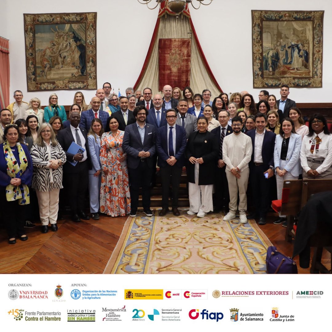 FAO Mesoamérica (@faomesoamerica) on Twitter photo 👏🏻 Legisladores de Iberoamérica y el Caribe suscriben Declaración de #Salamanca en <a href="/usal/">Universidad de Salamanca</a>, reafirmando su compromiso con la cooperación internacional y la seguridad alimentaria para todos y todas.
Apoyan: <a href="/FAO/">Food and Agriculture Organization</a> <a href="/CooperacionESP/">Cooperación Española</a> <a href="/AMEXCID/">AMEXCID</a> <a href="/fiap_es/">FIAP</a> <a href="/SEGIBdigital/">SEGIB</a> #MesoaméricaSinHambre 👏🏻 Legisladores de Iberoamérica y el Caribe suscriben Declaración de #Salamanca en <a href="/usal/">Universidad de Salamanca</a>, reafirmando su compromiso con la cooperación internacional y la seguridad alimentaria para todos y todas.
Apoyan: <a href="/FAO/">Food and Agriculture Organization</a> <a href="/CooperacionESP/">Cooperación Española</a> <a href="/AMEXCID/">AMEXCID</a> <a href="/fiap_es/">FIAP</a> <a href="/SEGIBdigital/">SEGIB</a> #MesoaméricaSinHambre