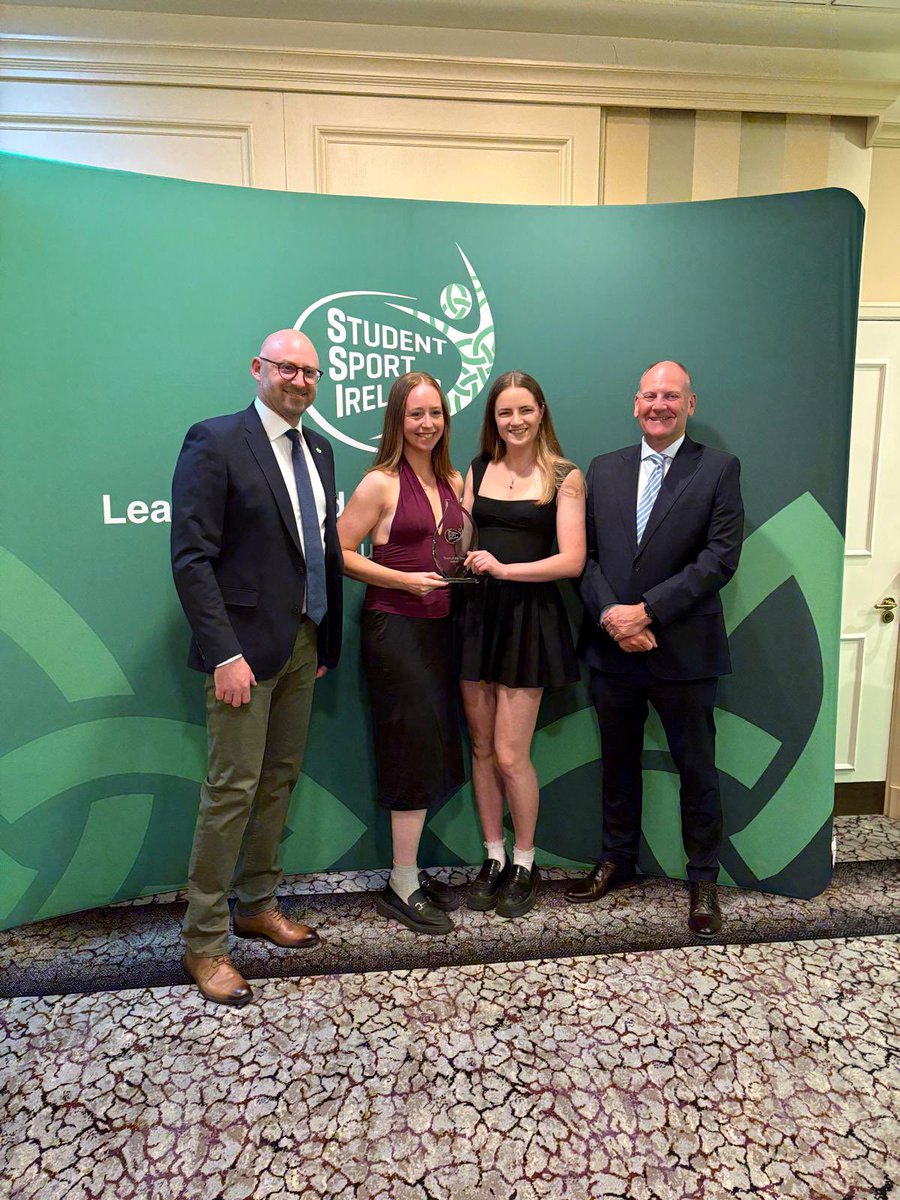 tcdbball's tweet image. 🏆 Team of the Year 🥳
They’ve only gone and done it!!! 🥇x2
We are so proud to announce that our Women’s Varsity team have been named the 2025 Student Sport Ireland Team of the Year! Another massive achievement to an already historic season! 💪🎖️