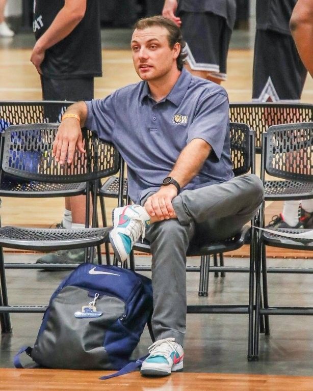 PhenomMixtapes's tweet photo. Just a few photos from this weekend at the #PhenomG3Live with #PhenomHoops. Thank you to all the coaches who came out!

@Coach_Rick57 @colbylewis20 @POBScout @JeffreyBendel_ @Phenom_Hoops @ty1ewis @CoachChrisNC https://t.co/r3RM1EeEUZ
