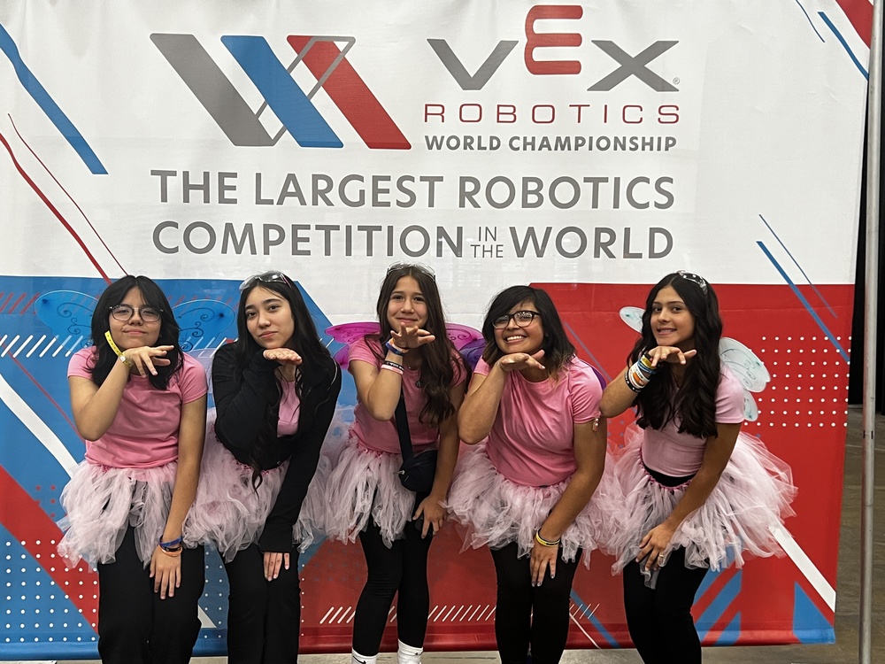 YWLA Robotics heads to World Championships! yisd.net/o/ywla/article…