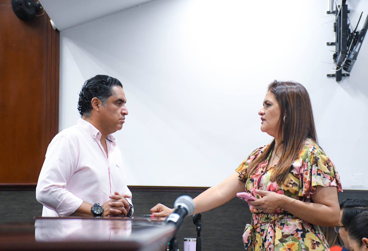 El Congreso de Aguascalientes aprobó importantes reformas que propiciarán la consolidación de proyectos de infraestructura urbana y vial en los 11 municipios, además de mejoras a la ley para apoyar a emprendedores en el municipio de Asientos

#elCongresodelaGenteBuena