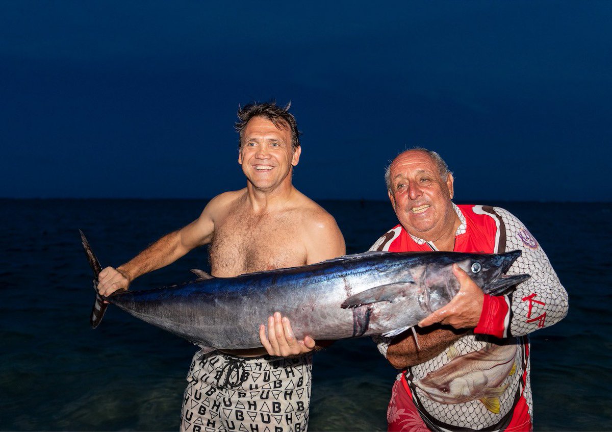 Petkovic10's tweet image. #TBT daquele dia que ninguém pode dizer que é história de pescador… tá aqui a prova! 🎣🐟
#HistóriaDeCraque #NãoÉMentiraDePescador #TBTDoPet #PescaRaiz #PetkovicNaLinha #PeixeÉpico