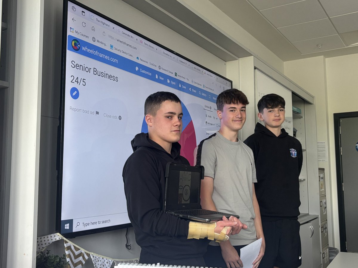 New S4’s designed a sales pitch as part of their enterprise challenge. They presented to a panel. They then received feedback on their pitches and how to improve.  Stay tuned for more 10x Challenge details soon!  Thanks to our panel for giving up their time to do this 😊.
