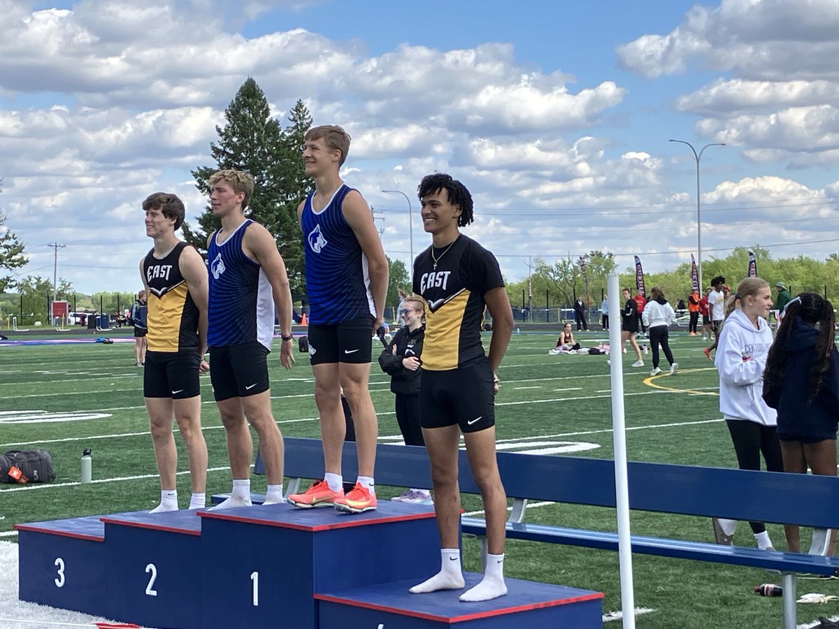 Boys 400 Nolan Ginskey 2nd and Freshman Jordan Gleason 1st