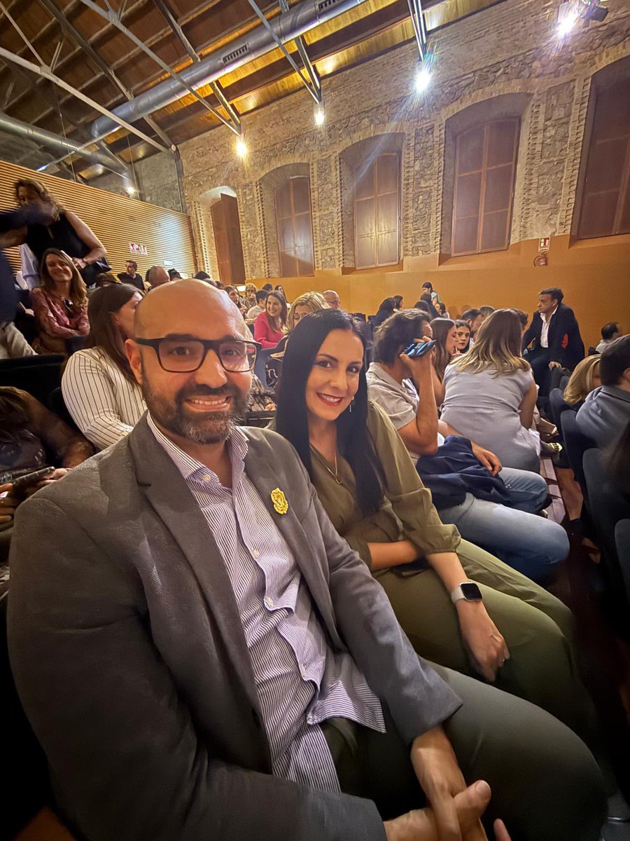 fallacuencatram's tweet photo. ✨ Esta vesprada, el nostre president i Fallera Major, en la Gala de la Solidaritat e Igualtat Fallera han arreplegat el 2º Premi Caliu de nostra Falla Infantil 2025 🏆💫
#FallaInfantil #Igualdad #PremiCaliu #OrgullFaller #galasolidaritat #fallas #falles25 #falles https://t.co/JvKSl1pr07