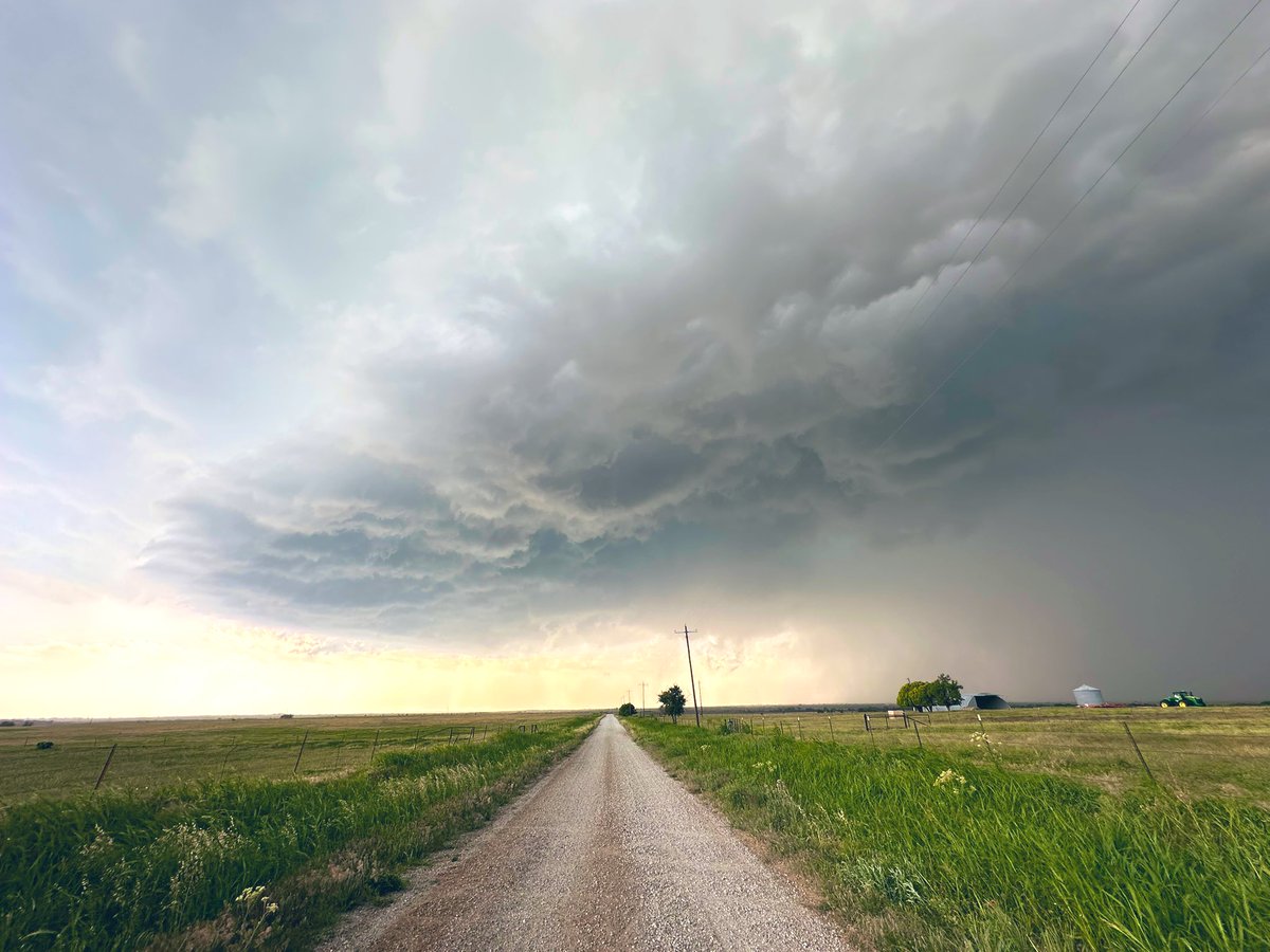 Severe warned storm southeast of Oiney, TX.