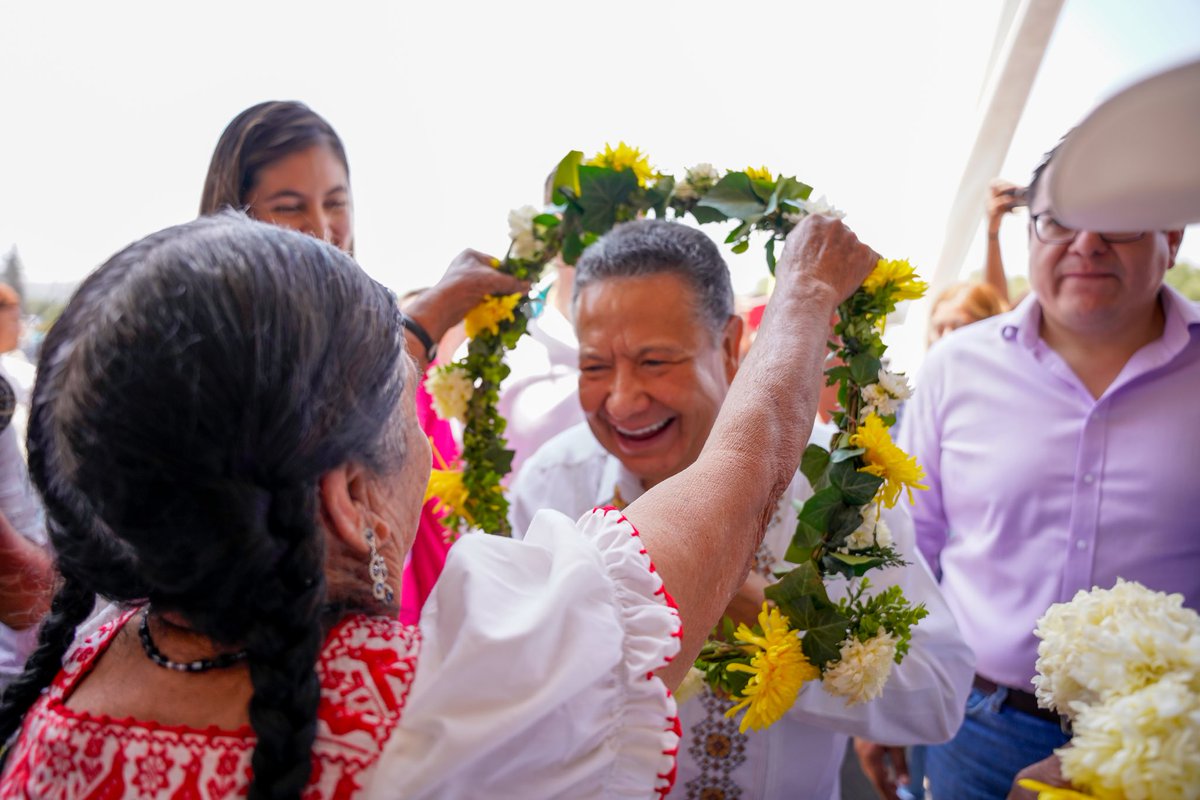 juliomenchaca_'s tweet photo. ¡En #Hidalgo la transformación se construye desde el territorio!

A través de las #RutasDeLaTransformación, recorrimos #Cardonal: entregamos resultados, escuchamos a su gente y atendimos sus necesidades.

#PrimeroElPueblo
¡#VamosConTodo! https://t.co/aGE8TPQPeb