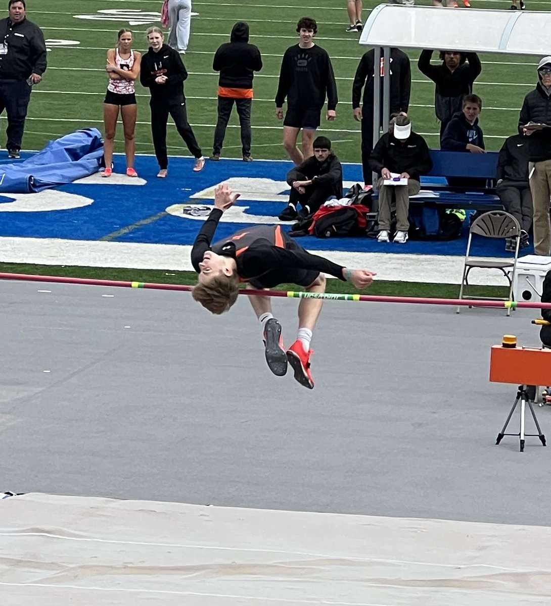 Zillman and Giberson show the form that helped earn them a trip to the podium. The high jump duo tied for second place in class 3A at the state track meet. #trojanjumps #ispyshuttlegirls