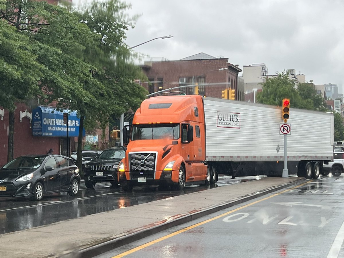 RealNewYorker212 tweet media