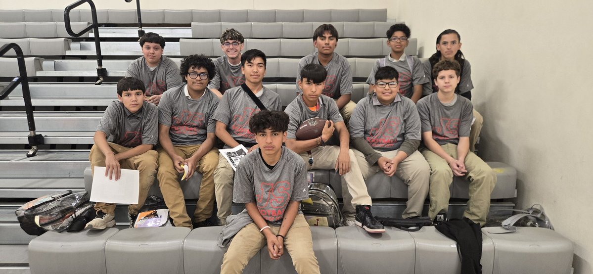 Coach T. Martinez (@lajefffb) on Twitter photo Great visit with our Tinajero 8th grader football players. We hope they and their classmates give <a href="/viva_lajeff/">J/S Silver Foxes</a> a chance. We want each and every one of you to be a Fox! Great visit with our Tinajero 8th grader football players. We hope they and their classmates give <a href="/viva_lajeff/">J/S Silver Foxes</a> a chance. We want each and every one of you to be a Fox!