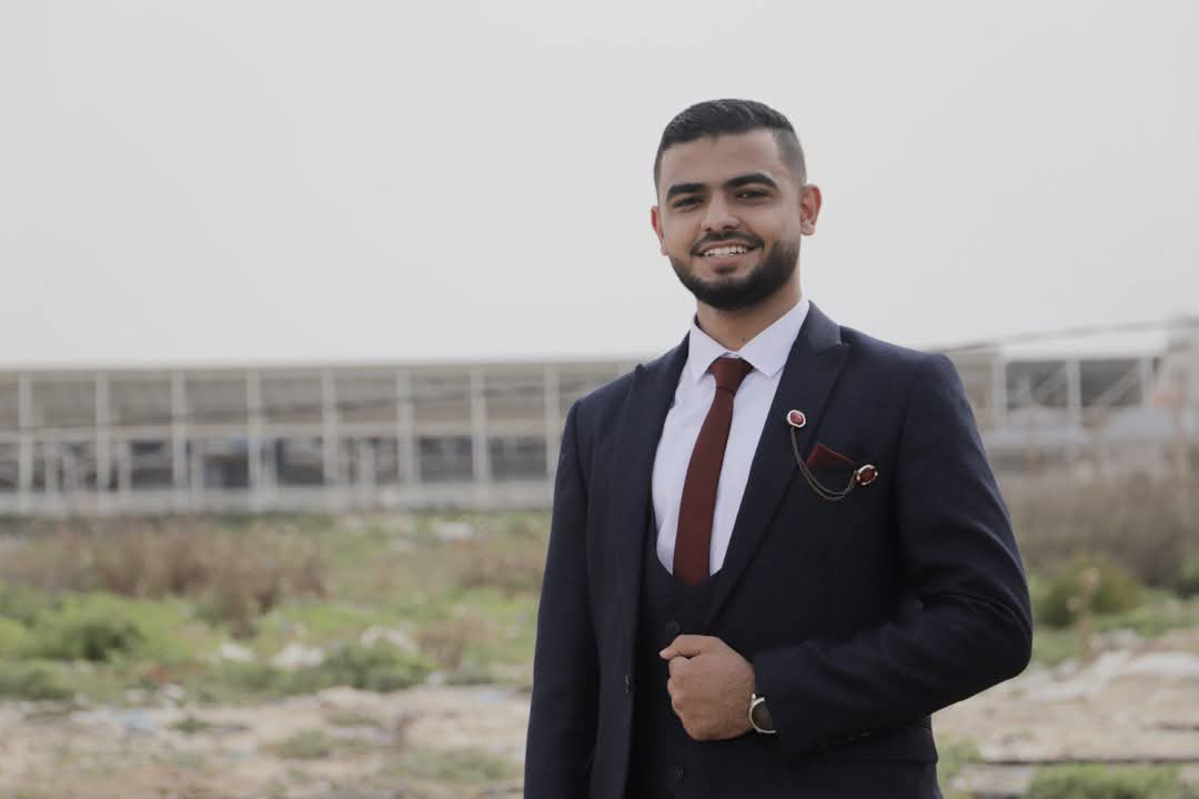 HamzaKhaled44's tweet photo. عاجل |  استشهاد الشاب أحمد أيمن مسمح في قصف شقة سكنية لعائلة مسمح قرب مخبز البنا  في دير البلح وسط القطاع. https://t.co/TjeWQPy9a4