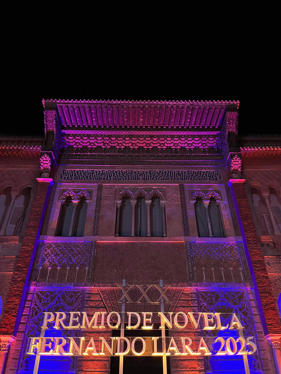 Planetadelibros.com (@planetadelibros) on Twitter photo La novela “Misterio en el Barrio Gótico”, de Sergio Vila-Sanjuán, ganadora del #PremioFernandoLara2025.
¡Enhorabuena, <a href="/svilasanjuan/">Sergio Vila-Sanjuán</a>!🏆👏🏽 La novela “Misterio en el Barrio Gótico”, de Sergio Vila-Sanjuán, ganadora del #PremioFernandoLara2025.
¡Enhorabuena, <a href="/svilasanjuan/">Sergio Vila-Sanjuán</a>!🏆👏🏽