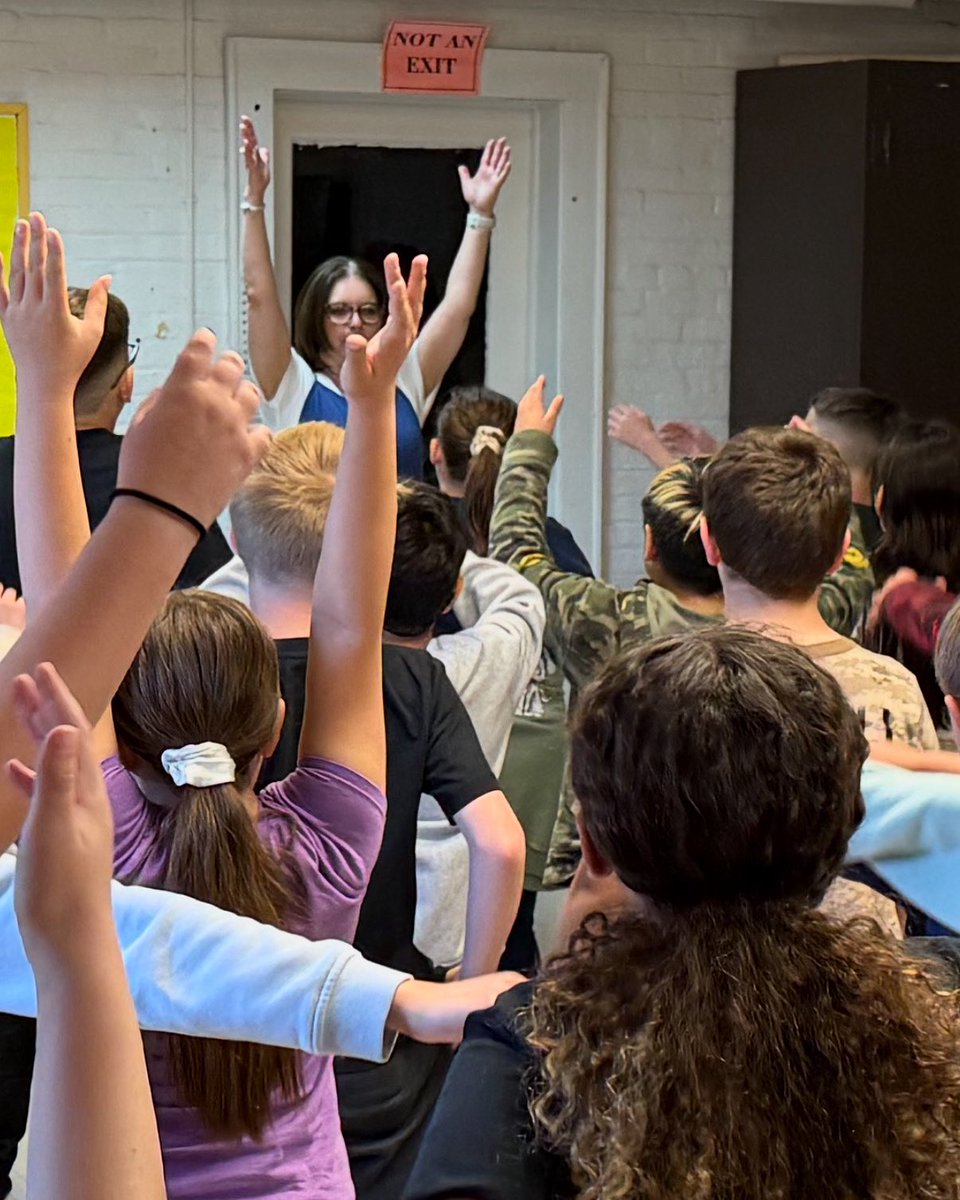 Lyndhurst Middle School tweet media