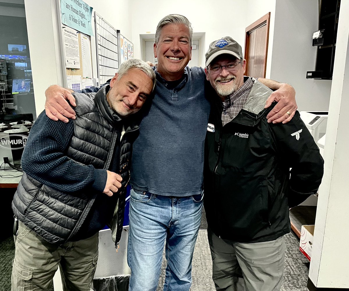 95Photog's tweet image. And then there were two…The last 3 .@WMUR9 #photogs from the old mill building location when it was just us, the Granite Street Grill, the Pandora sign and the pigeons, say goodbye to 34 year wmur veteran Chris McDevitt. He’s seen a lot! :) #NHprimary