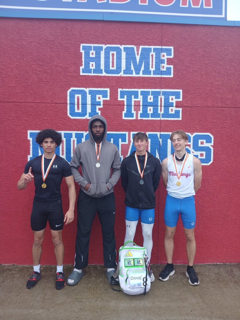 Congratulations to Noah calame, Tivaun Douglas, justin travaglini, and Josh Martino on their 1st place finish in the Swedish relay at Cherokee HS! 👏👏