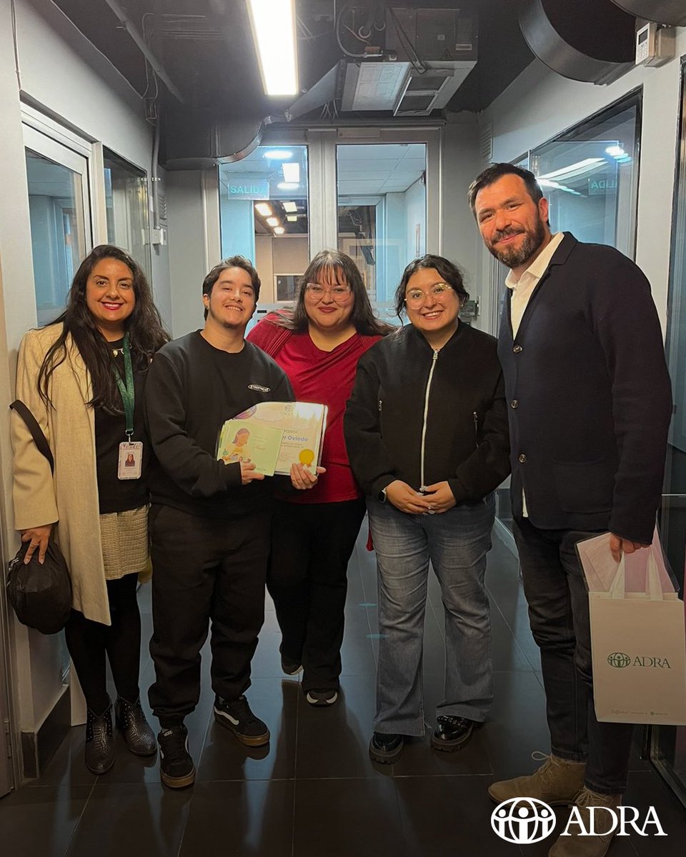 ADRA CHILE (@adracl) on Twitter photo 🎙️ El pasado martes 20 de mayo, la familia de acogida compuesta por Paz y Sebastián de nuestro Programa FAE ADRA San Ramón, compartieron la experiencia del acogimiento familiar en la <a href="/sonarfm/">Sonar 105.3FM</a>
👉🏻 Te invitamos a ser Familia de acogida en adra.cl/sefae 🎙️ El pasado martes 20 de mayo, la familia de acogida compuesta por Paz y Sebastián de nuestro Programa FAE ADRA San Ramón, compartieron la experiencia del acogimiento familiar en la <a href="/sonarfm/">Sonar 105.3FM</a>
👉🏻 Te invitamos a ser Familia de acogida en adra.cl/sefae