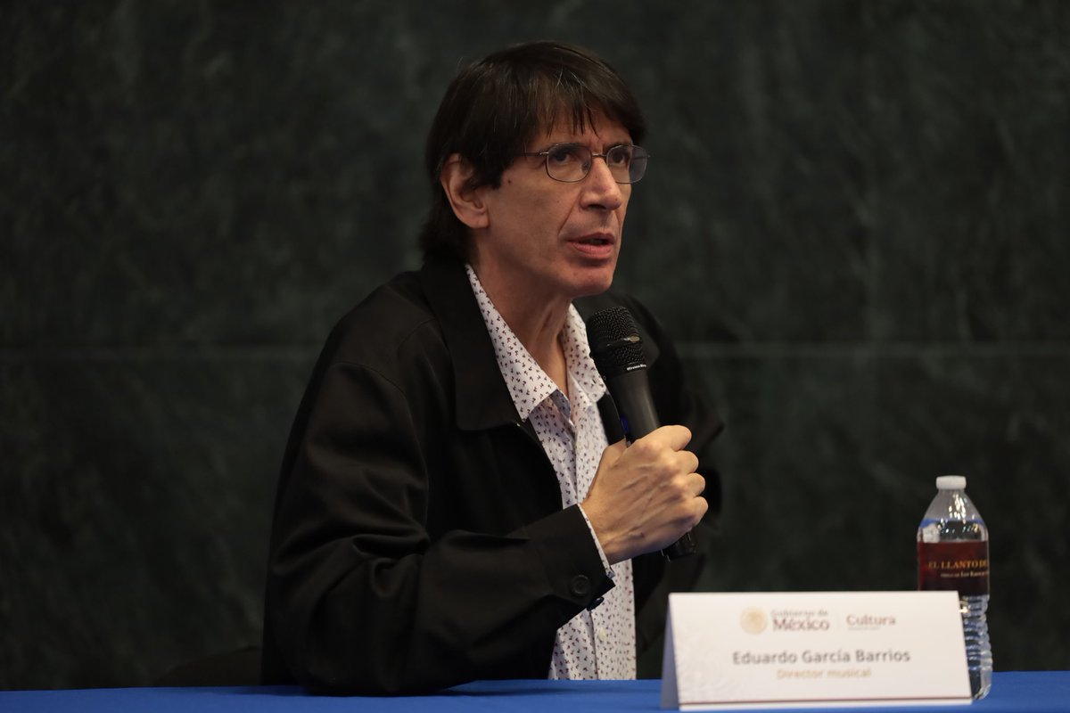 🎶✨ El llanto de la guitarra: joya del lamento flamenco con alma afro

Hoy en el <a href="/CC_LosPinos/">Complejo Cultural Los Pinos</a> se presentó esta gran producción discográfica que une la fuerza de la música contemporánea con la poesía, la memoria y la emoción.

👋 Roberto Rentería, Coordinador del SNFM, dio la