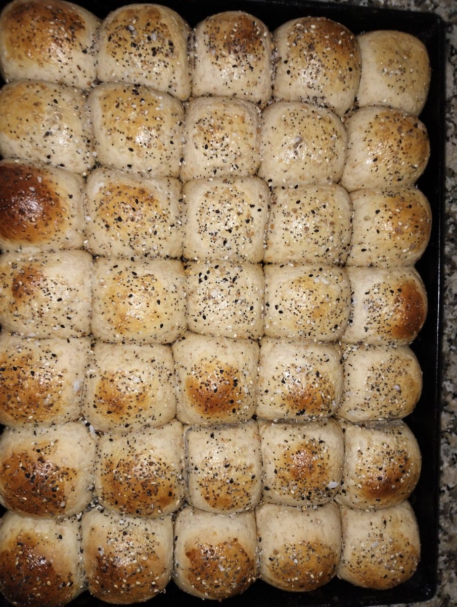 1er 🧵 para emprender en panadería:
Hoy les traigo pan de salvado.
Cabe aclarar q este fué mi medio de vida mientras crié a mis hijos. Lo pueden ofrecer tanto a vecinos, como salones de fiestas y fiambrerías donde se hacen bandejas de picadas. RT xq nunca se sabe a quien sirve.