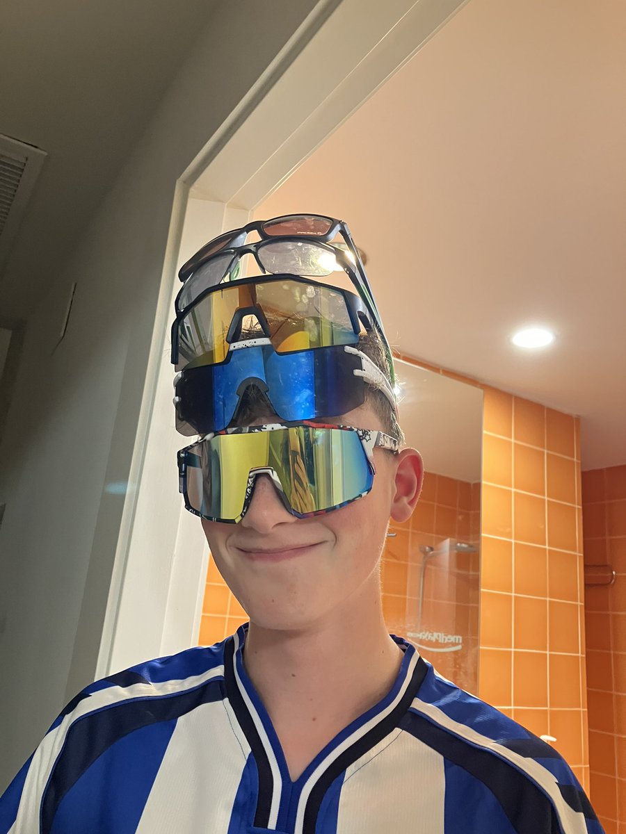 Bingo time! We had a winner! Plus, it’s too bright for Oli!