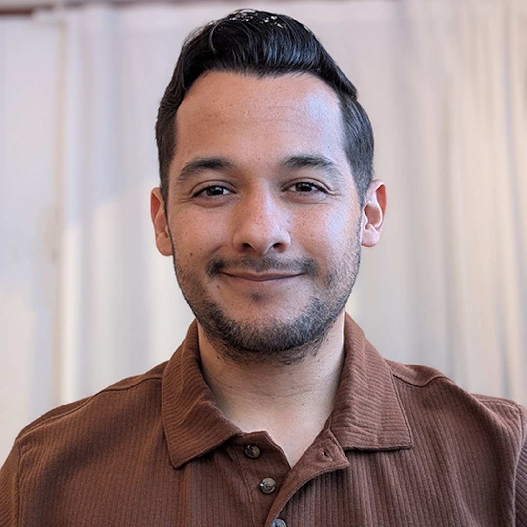 GSEP Spotlight: Adrian Rodriguez (MA ’17)

A first-gen Latinx therapist, Adrian brings trauma-informed, culturally responsive care to his work with clients both at Headspace and in private practice.
 
Read more: bit.ly/3SKsXka