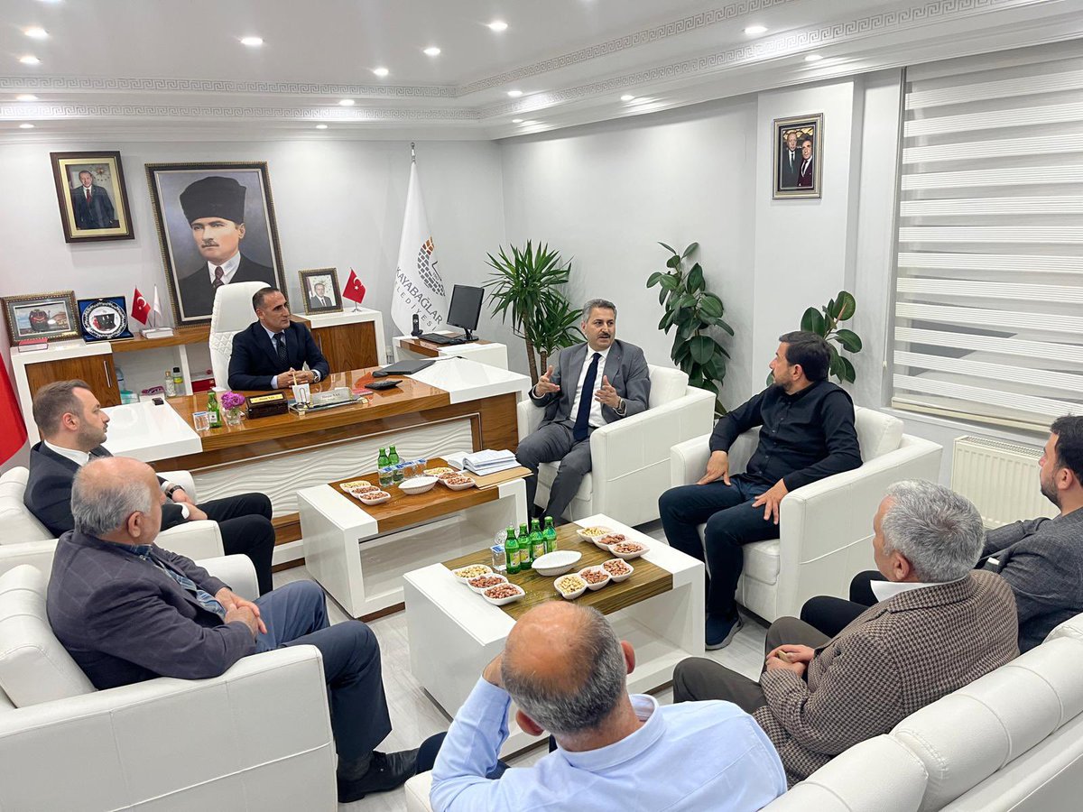 Kamuran SEVGİLİ (@sevgili_kamuran) on Twitter photo Bir dizi teşkilat çalışmaları ve programlar vesilesiyle ilimize teşrif eden Genel Merkez Yerel Yönetimler Başkan Yardımcımız, Bölge Sorumlumuz Sn. <a href="/EyupEroglu60/">Eyüp EROĞLU 🇹🇷</a>,il Başkanımız sn.<a href="/AvCanerOzturan/">Av. Bahri Caner ÖZTURAN</a> beyi kayabağlarımızda misafir ettik. Bir dizi teşkilat çalışmaları ve programlar vesilesiyle ilimize teşrif eden Genel Merkez Yerel Yönetimler Başkan Yardımcımız, Bölge Sorumlumuz Sn. <a href="/EyupEroglu60/">Eyüp EROĞLU 🇹🇷</a>,il Başkanımız sn.<a href="/AvCanerOzturan/">Av. Bahri Caner ÖZTURAN</a> beyi kayabağlarımızda misafir ettik.