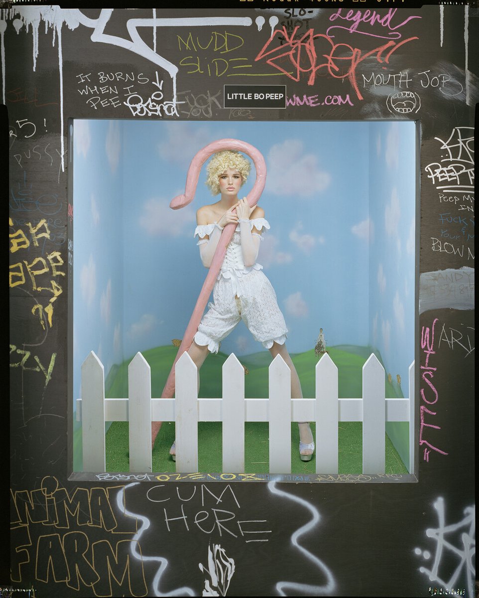 questionclown's tweet photo. I've always loved Jeremy Scott—my partner owns over 50 pairs of his adidas designs—but I somehow forgot about his incredible peep show fashion exhibition at Deitch Projects. Just look at this amazing stuff!
#jeremyscott #deitchprojects #fashion #peepshow #sex https://t.co/52gRg1qwVW
