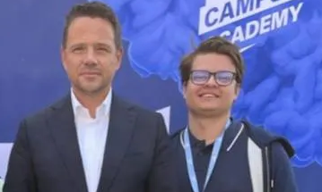 Absolutny szef, kolega <a href="/WojciechMucha/">Wojciech Mucha</a> zebrał do kupy i elegancko przedstawił całą aferę związaną z nielegalnym finansowaniem kampanii Rafała Trzaskowskiego, Akcją Demokracją i NASK. 

Koniecznie zobaczcie i co najważniejsze wysyłajcie każdemu!

Link w pierwszym komentarzu ⬇️