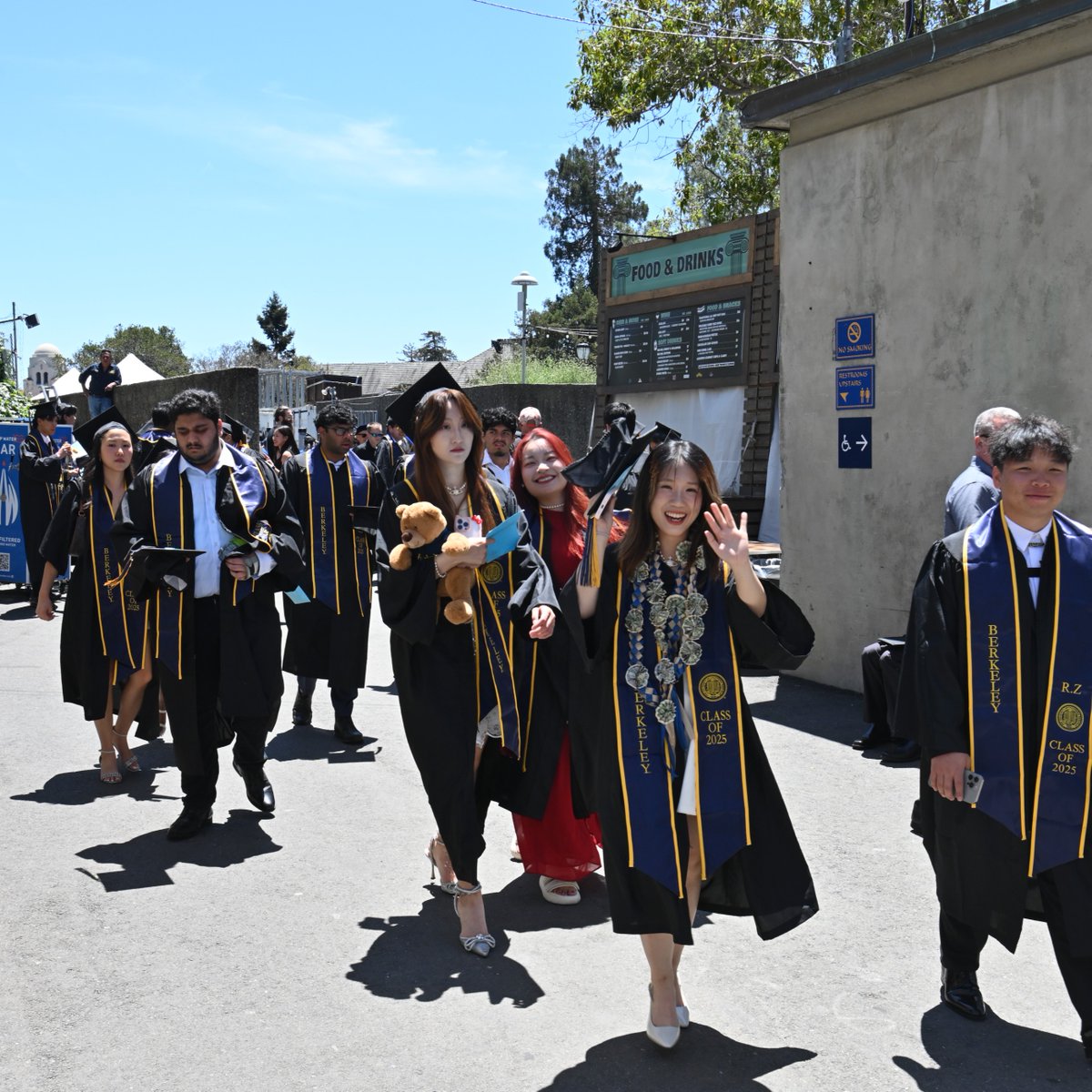 BerkeleyCDSS's tweet image. Congratulations, Class of 2025! 🎓🐻 The College of Computing, Data Science, and Society is so proud of each and everyone of you. Let the celebrations begin! 🙌
📸 : KLC fotos / Marcus Edwards
#CalGrad #CDSSgrad