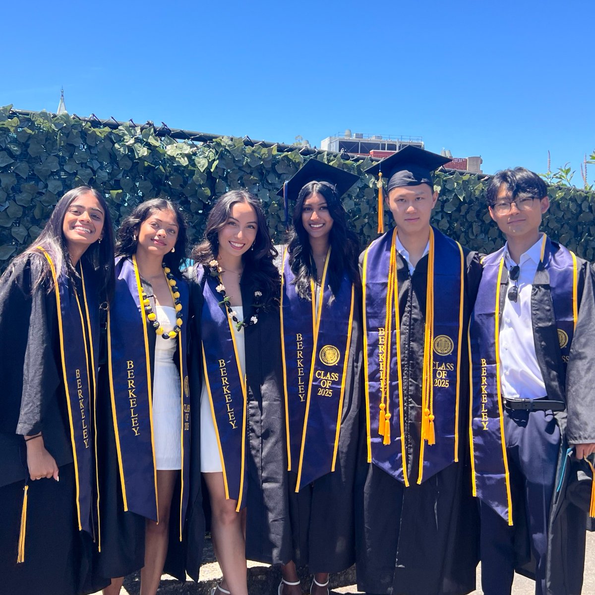 BerkeleyCDSS's tweet image. Congratulations, Class of 2025! 🎓🐻 The College of Computing, Data Science, and Society is so proud of each and everyone of you. Let the celebrations begin! 🙌
📸 : KLC fotos / Marcus Edwards
#CalGrad #CDSSgrad
