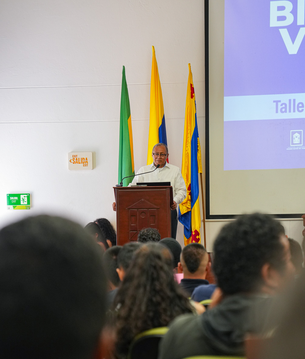 💡📚 El Subproceso de Bienestar Institucional, desde su Área de Desarrollo Socioeconómico, llevaron a cabo el taller "Finanzas Personales UNIMAYOR 2025" con los estudiantes que se inscribieron al Proyecto de Alimentación y Transporte (B+EAT) 🚍 #FinanzasPersonales #ProyectoBEAT