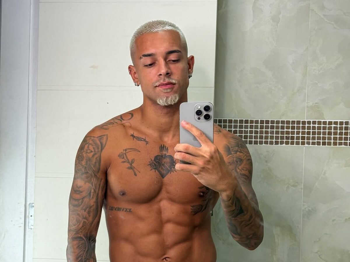 Observatório dos Famosos على X: Suposto Nude de WL Guimarães volta a  repercutir na web CONFIRA: t.coPeoveSUciK FamososPelados  WLGuimarães t.cols7uA6UfPn  X