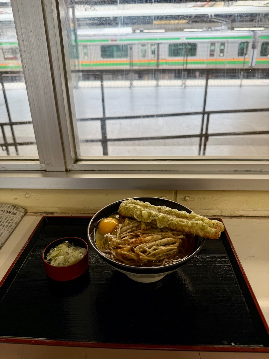 新潟にいます。
よくよく考えると、今日と明日で、
私の50代のライブが終わるのでした。
さて、そんな中、私は一体どんな歌が歌えるのか？
とっても楽しみです。
天気予報だと新潟の最高気温は18度。
涼しくて過ごしやすいですね。
お天気もいいし、
いい予感しかしません。
浜崎貴司 弾き語りツアー