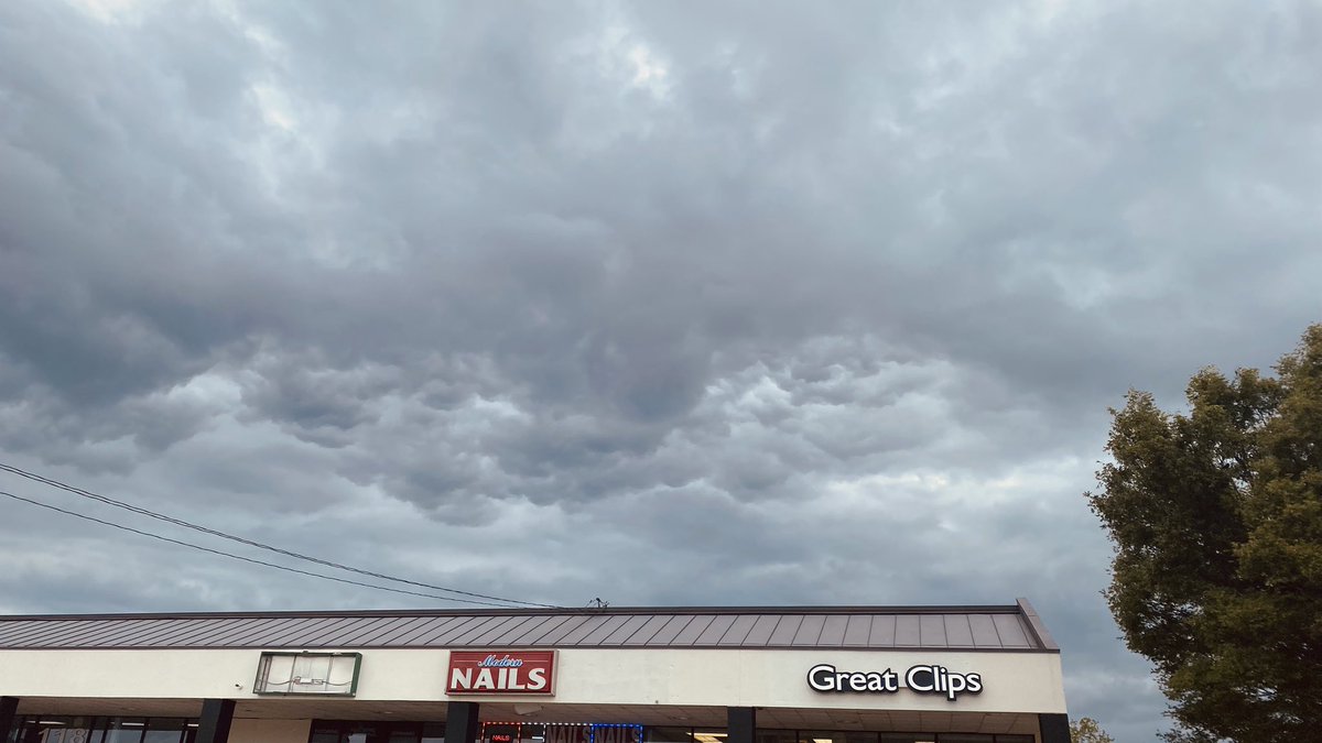 CollinsWx 🌪️ (@collins_wx) on Twitter photo <a href="/tianky3/">Tammy Whitaker</a> <a href="/Kentuckyweather/">Chris Bailey🌪️⚡️</a> <a href="/ryanhallyall/">Ryan Hall, Y’all</a> Got some good ones in Frankfort proper too. <a href="/tianky3/">Tammy Whitaker</a> <a href="/Kentuckyweather/">Chris Bailey🌪️⚡️</a> <a href="/ryanhallyall/">Ryan Hall, Y’all</a> Got some good ones in Frankfort proper too.