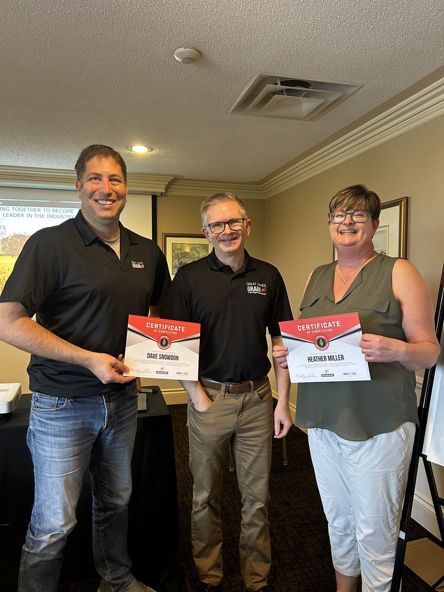 Congratulations to Dave Snowdon &amp; Heather Miller for completing the Certified Grain Orginator course! 👏🏼👏🏼

#GLG #FSproud #excellence